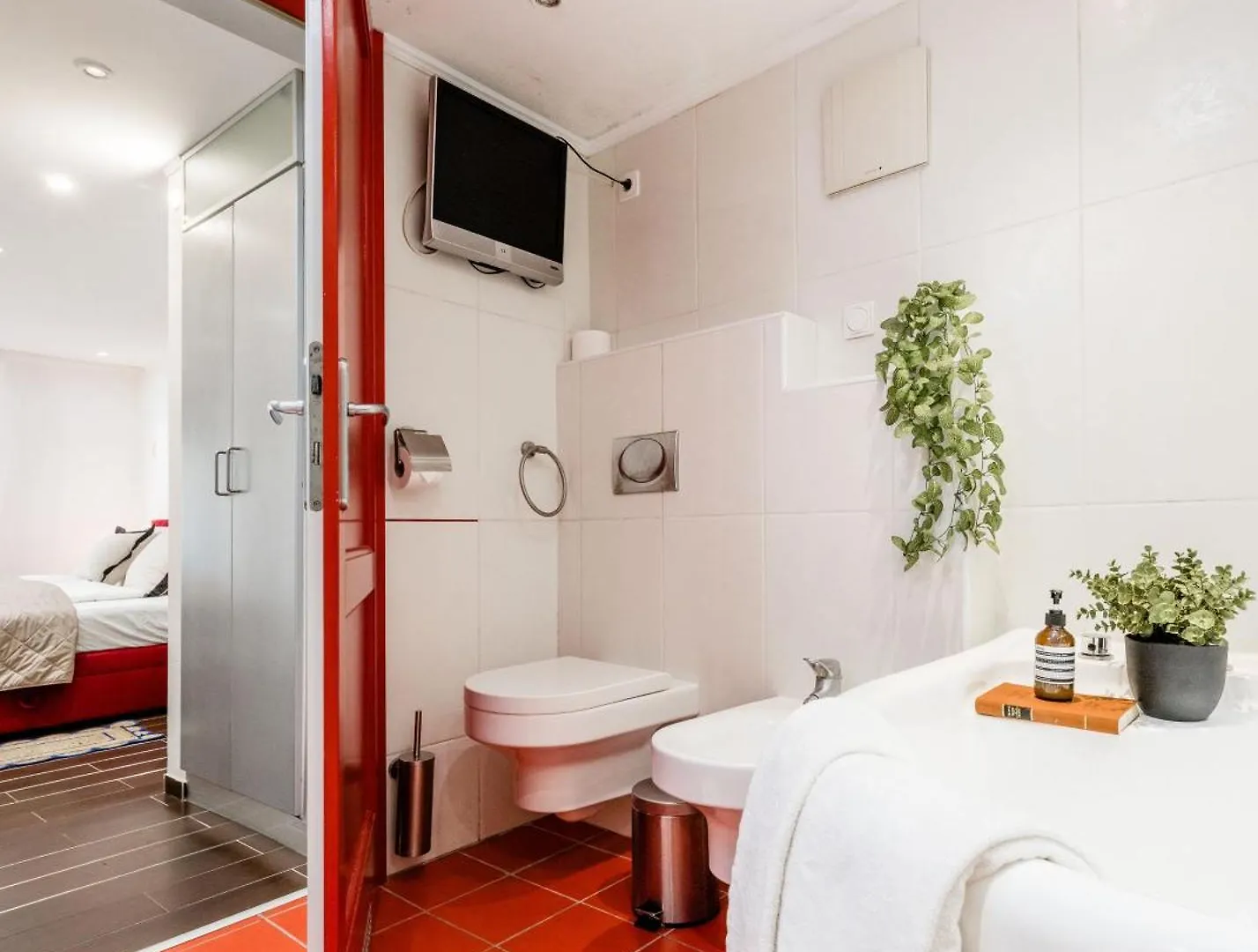 Chic Retreat With Jacuzzi By Gozsdu Udvar & Fashionst Budapest Hungary