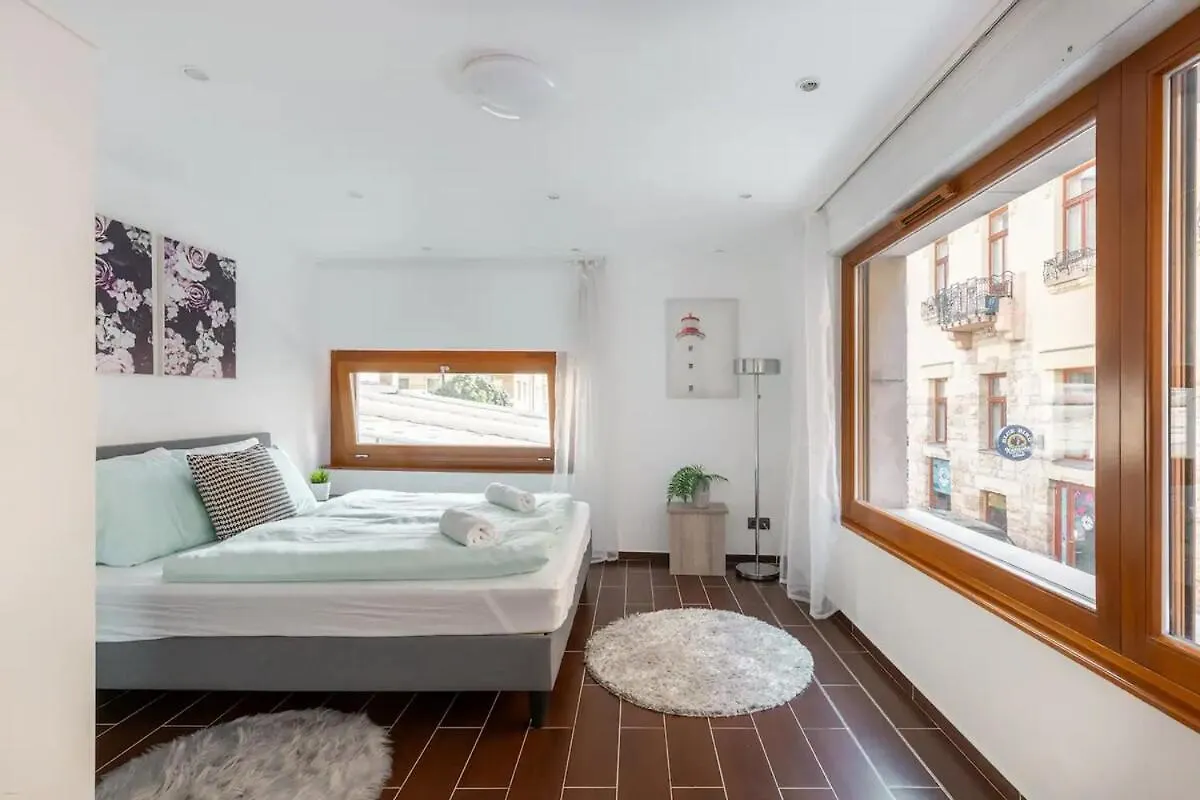 Chic Retreat With Jacuzzi By Gozsdu Udvar & Fashionst Budapest 0*,