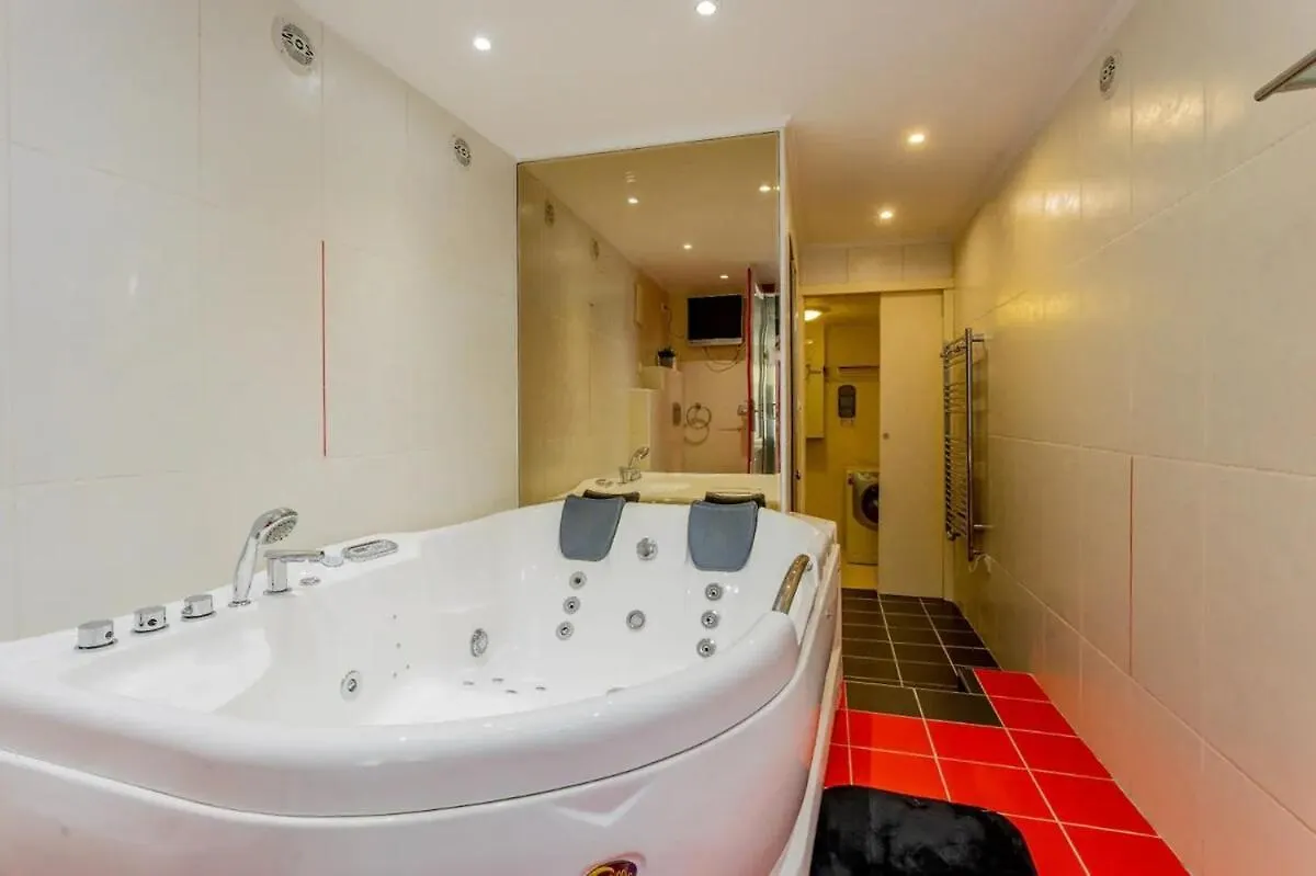 Chic Retreat With Jacuzzi By Gozsdu Udvar & Fashionst Budapest